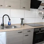 Apartamento 1 In Dreizimmer Innenstadt Ferien