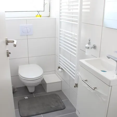 1 In Dreizimmer Innenstadt Ferien * 렘고