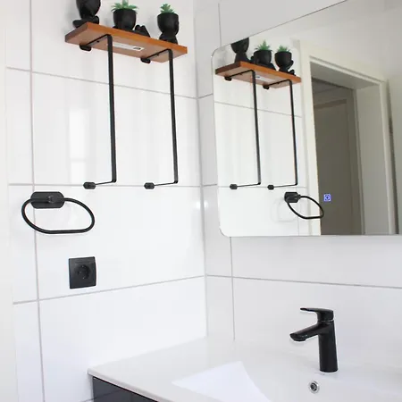 1 In Dreizimmer Innenstadt Ferien 아파트 *