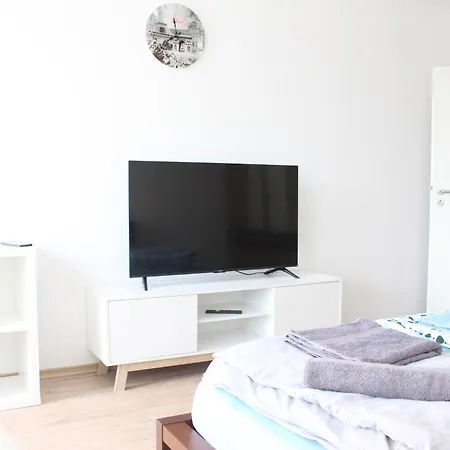 아파트 1 In Dreizimmer Innenstadt Ferien 렘고