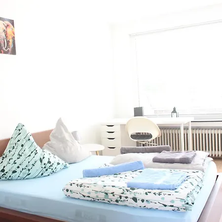 1 In Dreizimmer Innenstadt Ferien 아파트 렘고