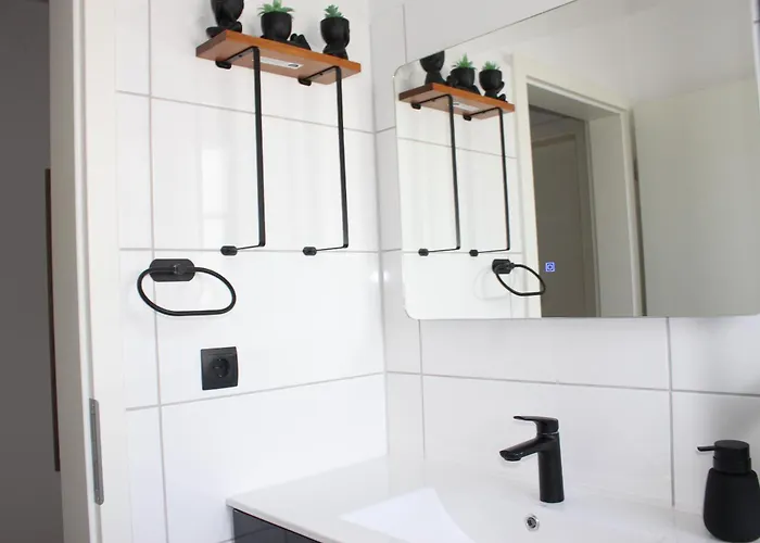 1 In Dreizimmer Innenstadt Ferien Appartement *